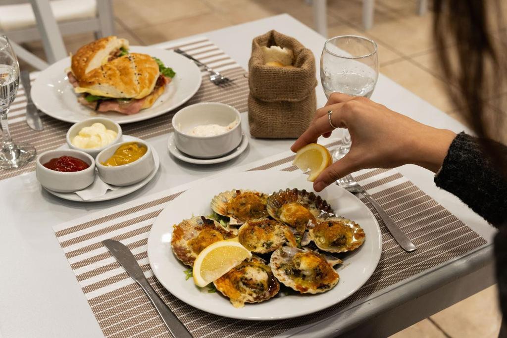 瑞斯厅加斯马尔酒店 Puerto Pirámides 外观 照片